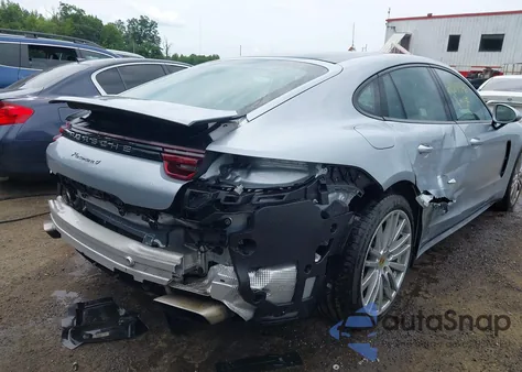 2017 Porsche Panamera 4 из США, поврежденный, VIN WP0AA2A75HL102557